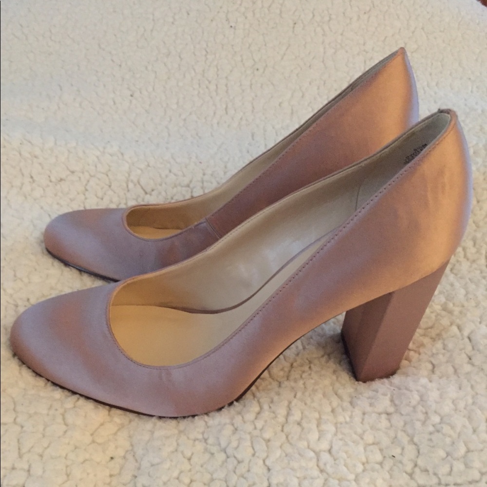 Pretty! Nine West Leroux Pump in Blush (NWOT)
